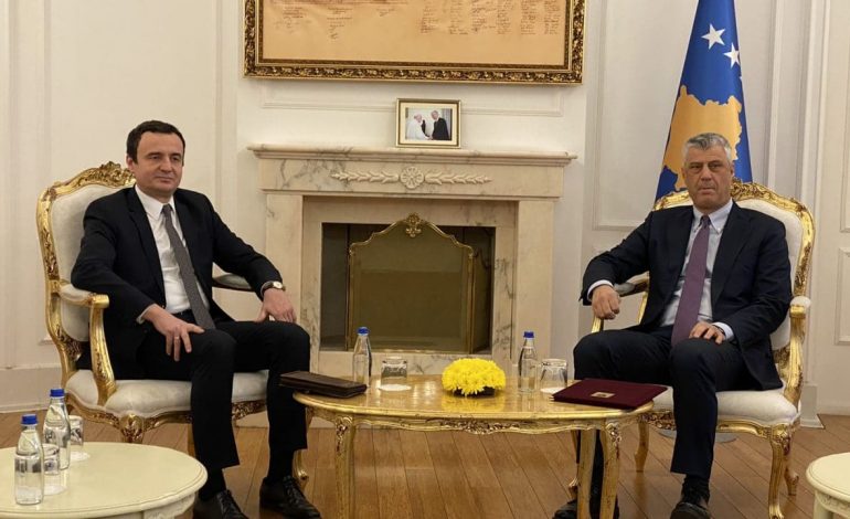 SHËNIM/ Dy çudi ka sot bota: Covid-19 dhe luftën e Hashimit e Albinit për pushtetin personal në Kosovë!