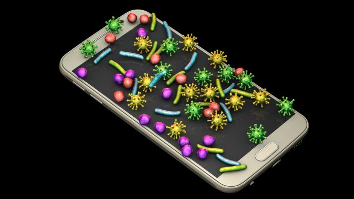 BËNI KUJDES! Koronavirus mund të jetojë në smartphone tënd. Ja si duhet ta pastrosh