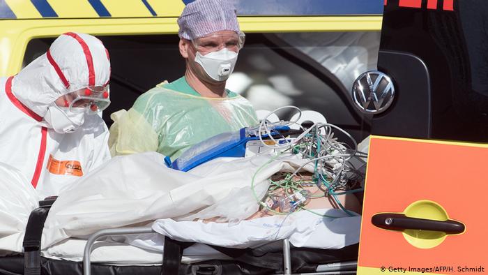 KORONAVIRUSI/ COVID-19 vë në lëvizje botën për të mbështetur Italinë. Maska nga Pekini e Moska, para nga Brukseli