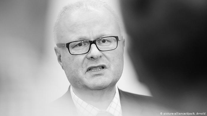 NË KOHË KORONAVIRUSI/ Ministri gjerman gjendet i pajetë në shinat e trenit, dyshohet për vetëvrasje