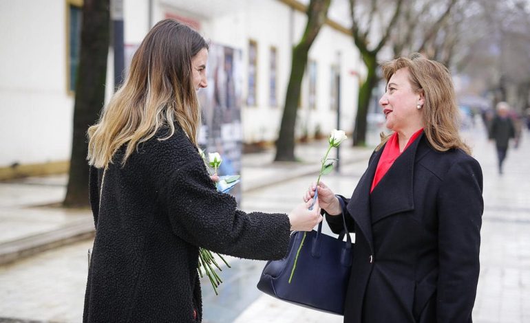 8 MARSI/ 10 mijë lule për 10 mijë gra nga veriu në jug