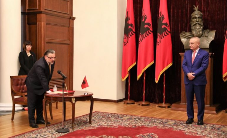 META “THYEN SHTETRRETHIMIN”/ Betohen në presidencë anëtarët e rinj të Gjykatës së Lartë