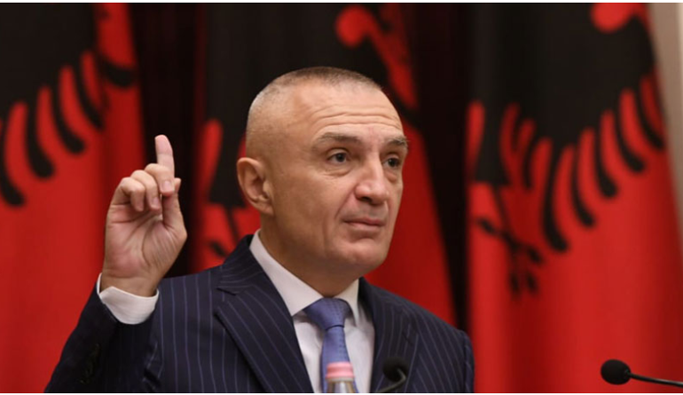 PAK ORË PARA TUBIMIT NË BULEVARD/ Ilir Meta e shpall veten Skënderbeu i dytë: Të ngrihemi, erdhi koha për të reaguar fort!