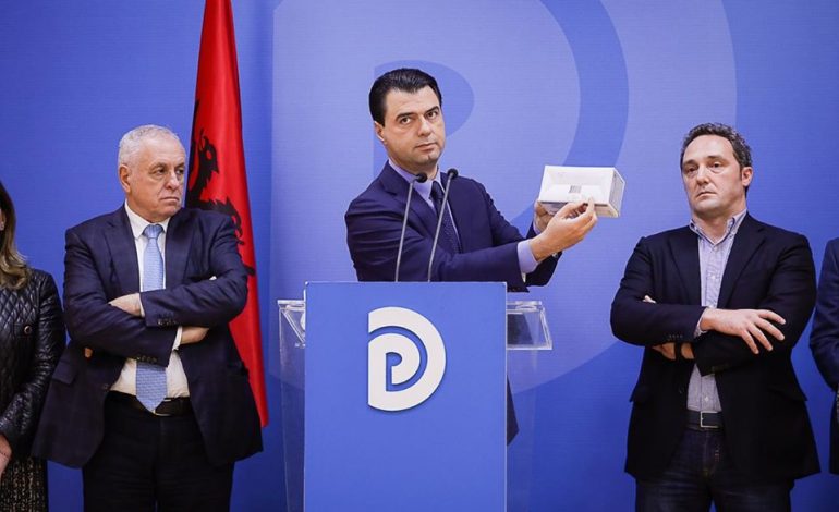 REAGIMI I PEZËS/ Bëre një gabim me maskat o Lul, sepse ato kanë skaduar politikisht që në vitin 2013