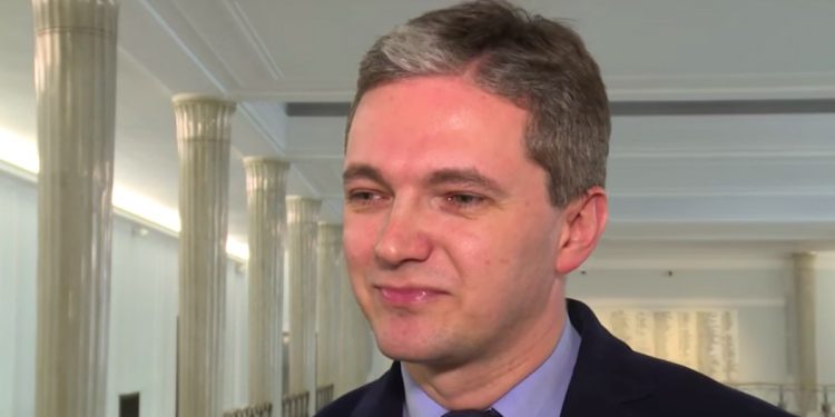 KORONAVIRUSI/ Infektohet me COVID-19 edhe eurodeputeti polak, Adam Jarubas