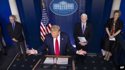 KORONAVIRUSI/ Presidenti Trump nënshkruan paketën prej 2.2 trilionë dollarësh
