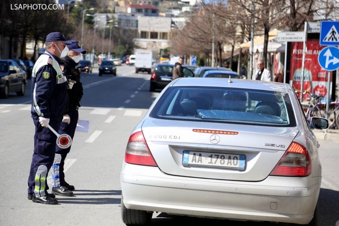 KAPET NË FLAGRANCË NGA POLICIA/ Vidhte sahatët e ujit në lagjet e qytetit të Durrësit, arrestohet 39-vjeçari nga Tirana