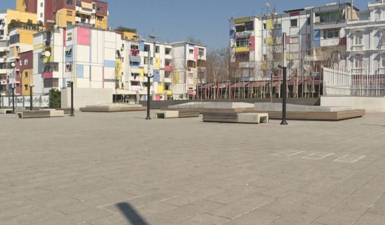 SOT E GJITHË SHQIPËRIA NË IZOLIM/ Rama publikon pamjet me dron nga të gjithë qytetet (VIDEO)