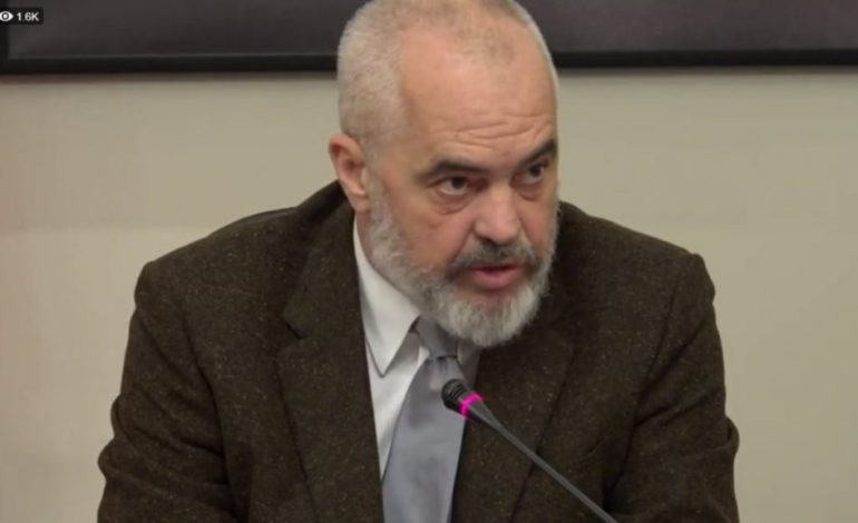 KORONAVIRUSI/ Pas vendimit per “shtetrrethim”, Rama u dërgon SMS qytetarëve: Edi jam, të lutem mos lëviz nga shtëpia (FOTO)
