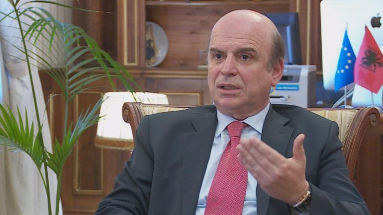 KORONAVIRUSI/ Ish-ministri Panariti: Qeverisjet autokrate mund ta përdorin pandeminë për abuzim me pushtetin