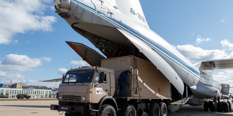 KORONAVIRUSI/ Rusia dërgon në Itali nëntë avionë me ndihma dhe 100 ekspertë