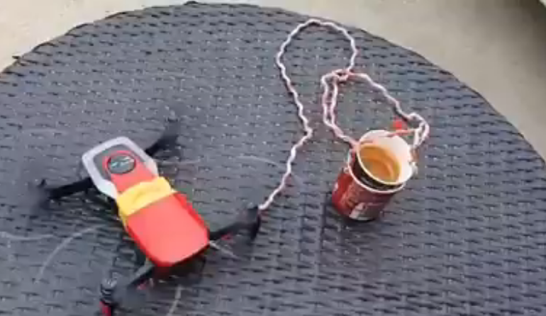 IZOLIMI NGA KORONAVIRUSI/ Në qytetin shqiptar, ku kafja tani shërbehet me anë të… dronit (VIDEO)