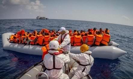 MREKULLI NË DET/ Greqi- Përplaset dhe fundoset anija me 193 emigrantë, shpëtojnë të gjithë