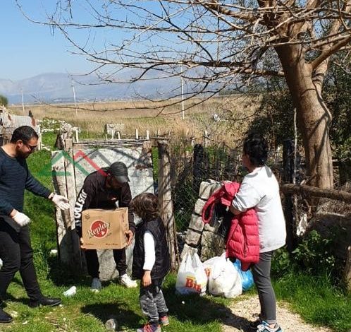 KORONAVIRUSI NË SHQIPËRI/ Bashkia Sarandë ndihma ushqimore për të moshuarit dhe familjet në nevojë: Nuk je vetëm!