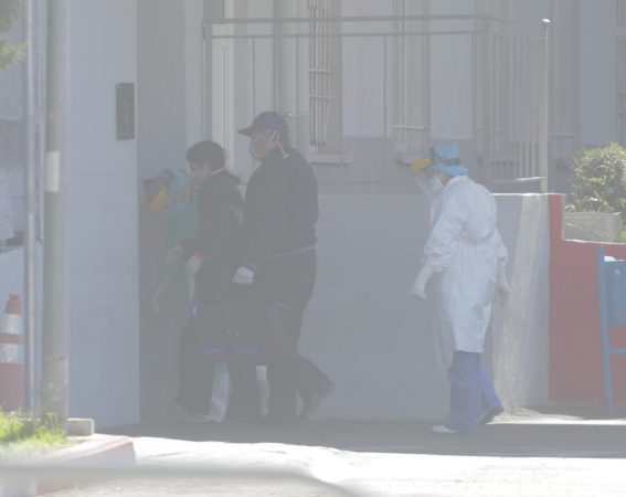 KORONAVIRUSI/ Mbërrin me urgjencë te Infektivi një 70-vjecare, vetëm sot 3 raste të reja me COVID-19