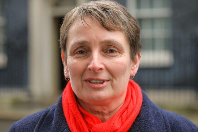 KORONAVIRUSI/ Pas ministres së Shëndetësisë, deputetja Laburiste në Britani rezulton pozitive me COVID-19. Ja mesazhi i saj