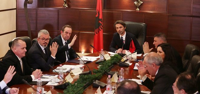 TRE PROPOZIMET PËR GJYKATËN E LARTË/ Ja si zhbllokohet ngërçi nëse Meta i refuzon