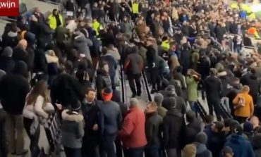 HYRI NGA FUSHA DREJT TEK TIFOZËT/ Futbollisti i Tottenham rrezikon të penalizohet rëndë (VIDEO)