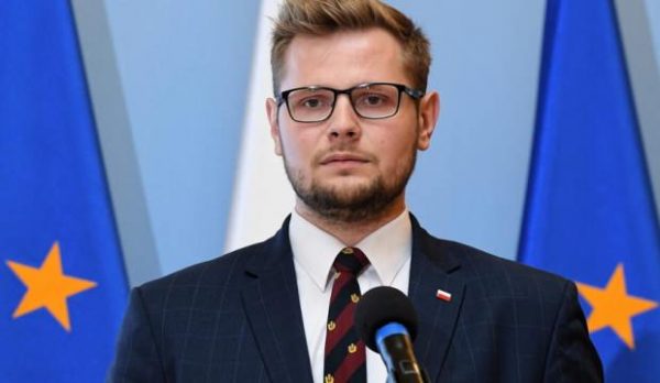 KORONAVIRUSI/ Ministri polak i Mjedisit rezulton pozitiv me COVID-19