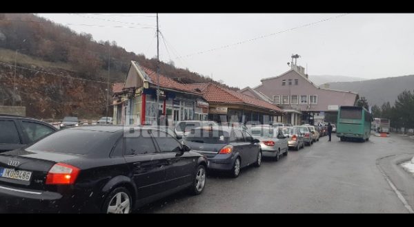 KORONAVIRUSI/ Masat për kufizimin e lëvizjeve, bien ndjeshëm hyrje-daljet me Greqinë e Maqedoninë