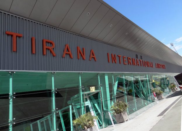 KORONAVIRUSI/ Karantina për 15 milionë njerëz në Itali, kompanitë ajrore shqiptare nisin anulimin e fluturimeve