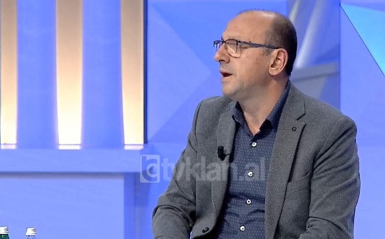 KORONAVIRUSI/ Flet mjeku i “Shefqet Ndroqit” që bëri testin e COVID-19: Ja rezultati, më morën tampon në..