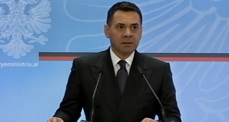 “DO TË NISIM RINDËRTIMET”/ Ahmetaj: 4 mijë familje do jenë në banesa të reja në 2021