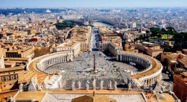 KORONAVIRUSI/ Zbulohet rasti i parë me epidemi në Vatikan, Italia diskuton mbylljen e shkollave deri në prill