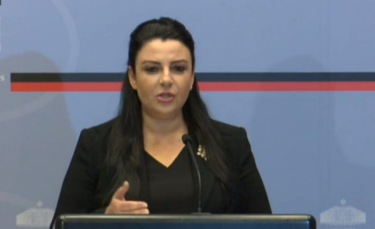 QEVERIA SHQIPTARE MBYLL KUFIJTË HYRËS ME ITALINË/ Balluku: Sot nisen tragetet e fundit, anijet me mallra nuk bllokohen