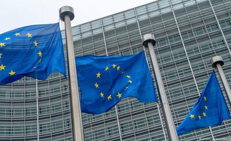 ÇELJA E NEGOCIATAVE/ Komisioni Europian: Këshilli Evropian të nisë bisedimet për anëtarësim me Shqipërinë