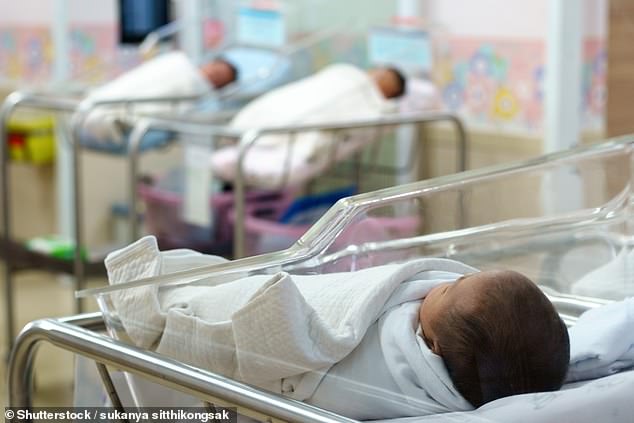 KORONAVIRUSI/ Humb jetën fëmija i sapolindur në Londër, viktima më e re në botë nga epidemia