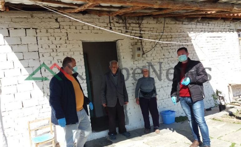 KORONAVIRUSI NË SHQIPËRI/ Bashkia e Gramshit merr MASAT, shpërndan ushqime tek të moshuarit dhe banorëve në nevojë