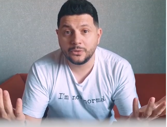 I HOQËN PATENTËN/ Ermal Mamaqi reagon për herë të parë: Asgjë nuk ta vjedh…