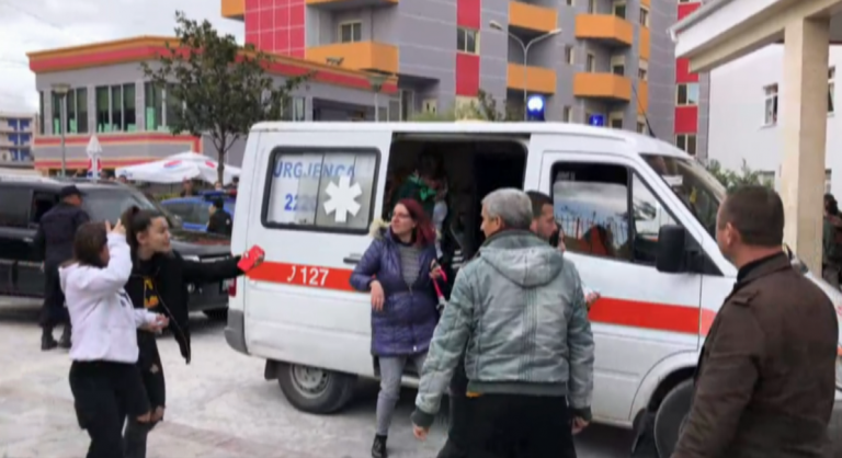 HELMIMI NË SHKOLLËN “JANAQ KILICA”/ Një nxënës problematik ka hedhur 4 “peper” spraj (DETAJET)