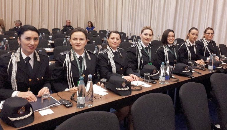 7 OFICERE SHQIPTARE NË KOFERENCËN NË GJEORGJI/ Ambasada amerikane: Krenare që mbështet këtë delegacion