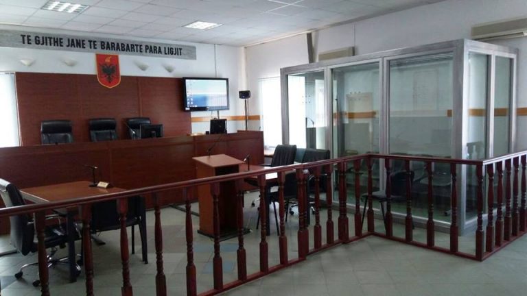 KORONAVIRUSI/ GJKKO zbaton urdhrat e ministrisë së Shëndetësisë: Pezullohen proceset gjyqësore, përjashtim vetëm …