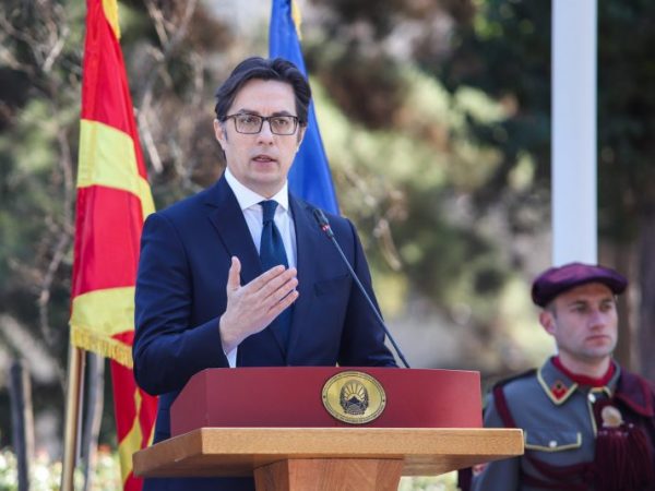 KORONAVIRUSI/ Presidenti i Maqedonisë dërgon ushtrinë në kufirin me Shqipërinë