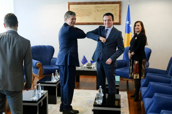 KORONAVIRUSI/ Albin Kurti nuk i jep dorën Shefit të EULEX-it
