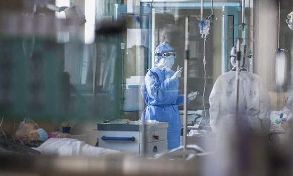 KORONAVIRUSI/ Vret vetëm të moshuarit?! 6 spekulimet e gabuara për COVID-19