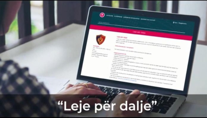 APLIKACIONI PËR LEJEDALJE NGA SHTËPIA/ ”Corriere della Sera”: Modeli shqiptar kundër COVID-19, pensionistët brenda banesave