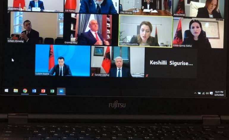 KORONAVIRUSI/ Nis mbledhja e Këshillit të Sigurisë Kombëtare, Rama takohet me Bashën… online (FOTO)