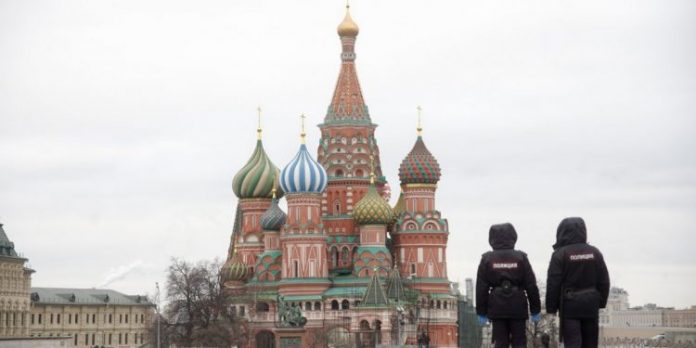 KORONAVIRUSI/ Përhapet vala e infeksionit edhe në Rusi, Putin fut Moskën në karantinë