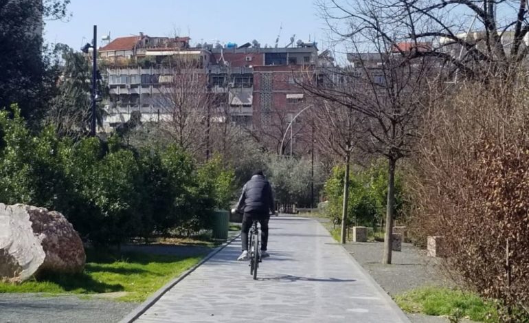 MASAT KUNDËR KORONAVIRUSIT/ Policia: Prej orës 13:00 do ndalohet qarkullimi për të gjithë qytetarët dhe automjetet, ja kategoritë që përjashtohen