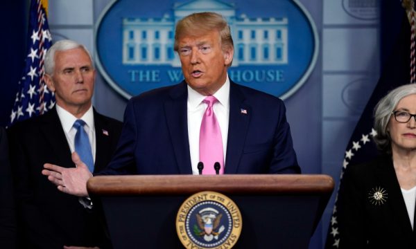 KORONAVIRUSI/ Mediat botërore raportojnë për vdekje si pasojë e përdorimit të ilaçit që e aprovoi Trump