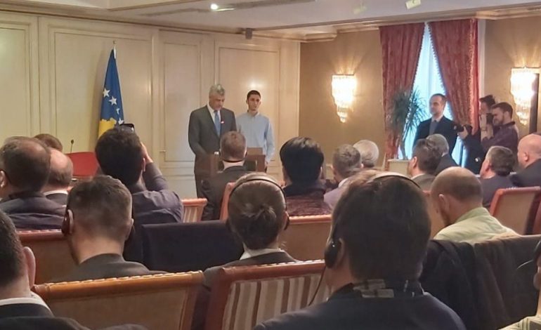 FLET PËR TAKIMIN NË SHTËPINË E BRADHË/ Thaçi: Moment historik, do e çoj Kosovën dhe Serbinë drejt marrëveshjes përfundimtare