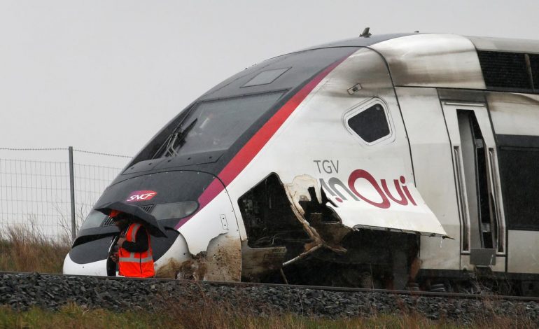 FRANCË/ Treni me shpejtësi të lartë del nga shinat, 21 të plagosur (VIDEO)