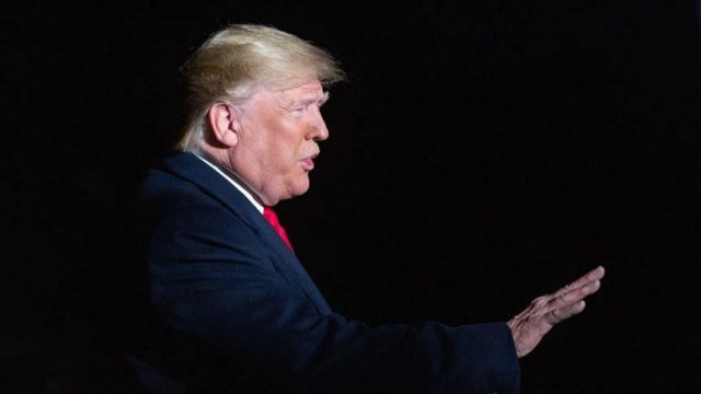 KORONAVIRUS/ Donald Trump vështirësohet të përcjellë mesazhin e qetësisë