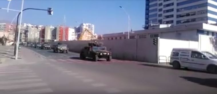 USHTRIA ZBRET NË RRUGËT E TIRANËS/ Rama: Do të mbrojmë popullin nga tradhtarët (VIDEO)