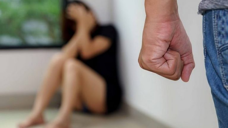 NË KOHË KORONAVIRUSI/ Karantina “bën kërdinë” në Britani, 16 femra dhe fëmijë të vdekur nga dhuna për tre javë