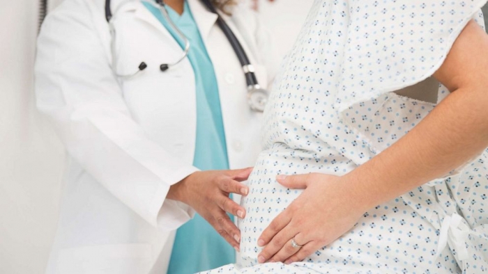 E INFEKTUAR ME KORONAVIRUS/ Shqiptarja 7 muajshe shtatzënë në gjendje të rëndë